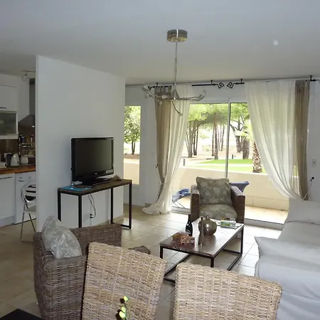 Apartment Tres Beau T3 Dans Avec Piscine A 5 Min A Pied De La Et Commerces