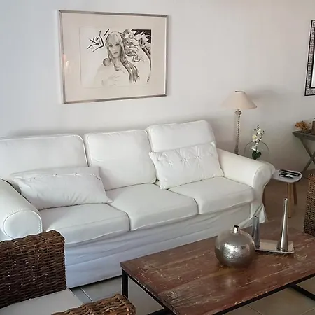 Très Beau T3 Dans Résidence Avec Piscine à 5 Min à Pied De La Et Commerces * Calvi (Corsica)