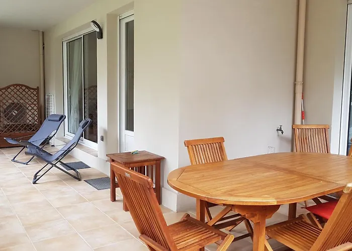 Tres Beau T3 Dans Avec Piscine A 5 Min A Pied De La Et Commerces *